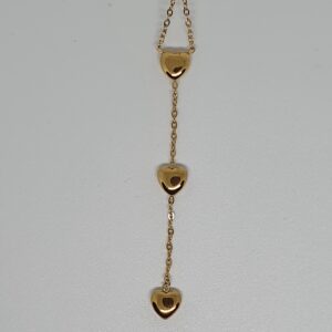 Ketting goudkleurig met 3 hartjes